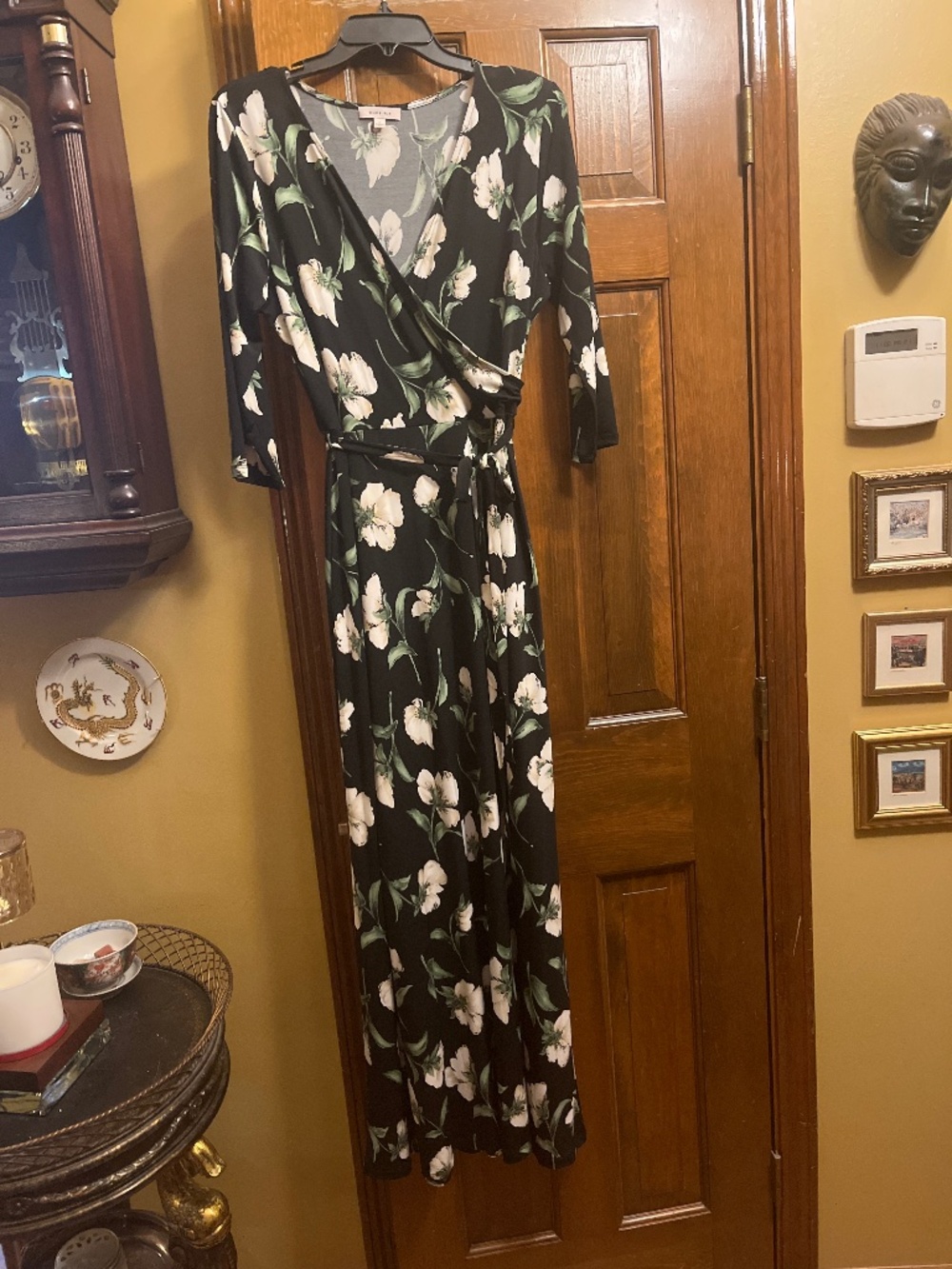 Very Pretty and Classic Gilliland Brand Jersey Dress.  Size Lg.